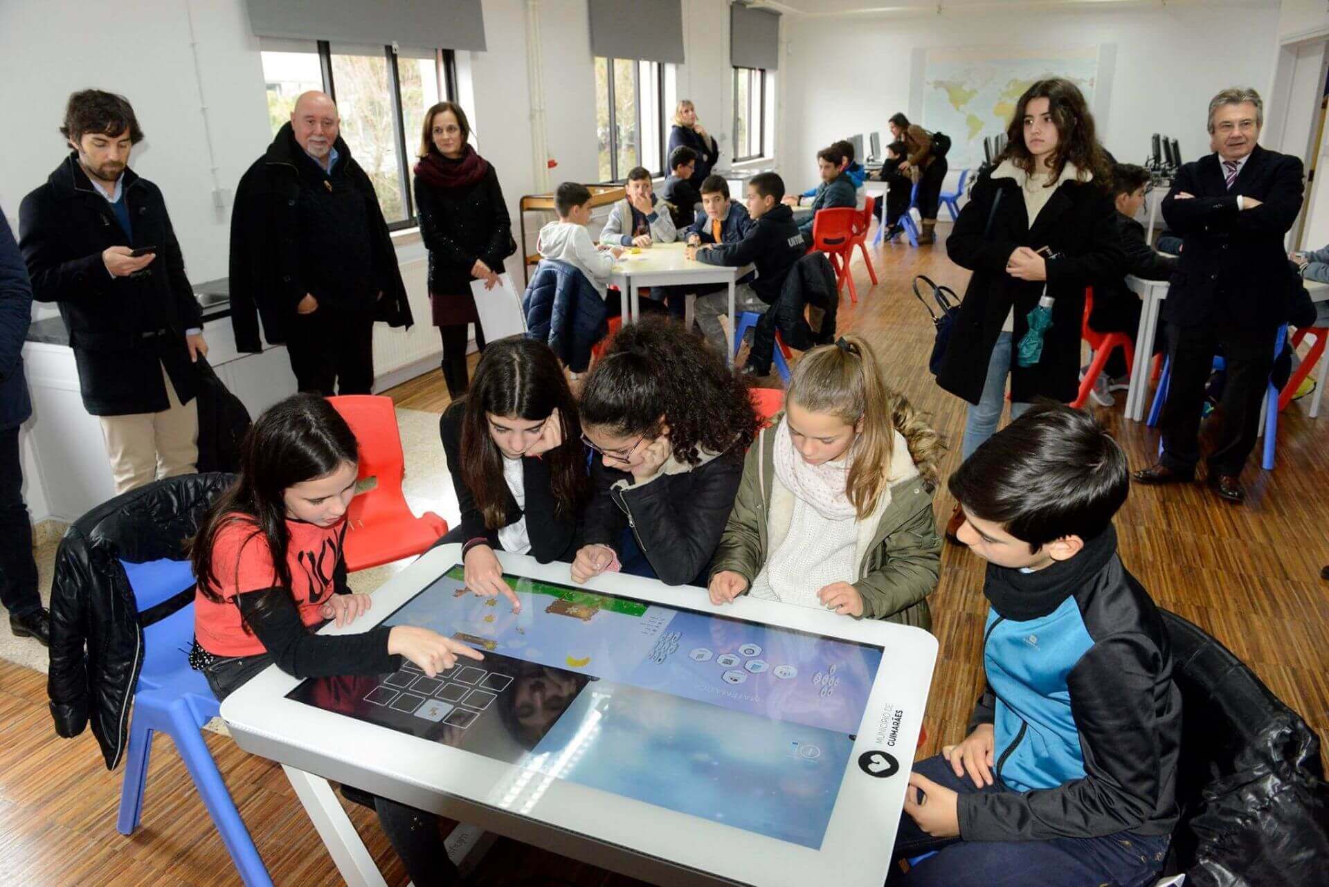 Guimarães oferece mesas interativas Wingsys aos alunos